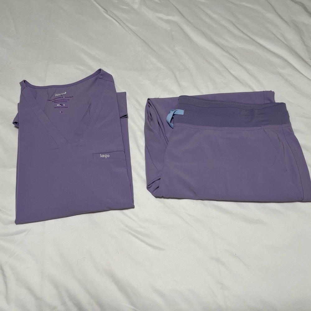 Lago Scrub Set in Lavender - Top 2XL, Pants 2XL